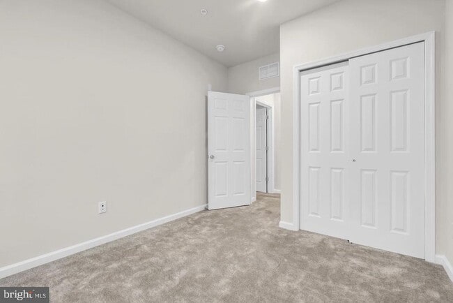 Building Photo - 606 Parker Blvd