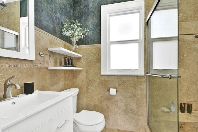 Building Photo - 4722 SW 5th St