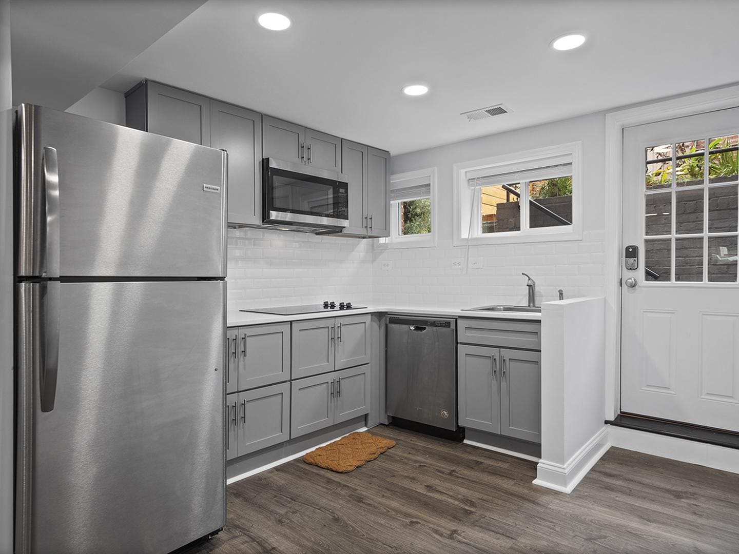 Building Photo - Brightwood Park townhouse near Fort Totten...