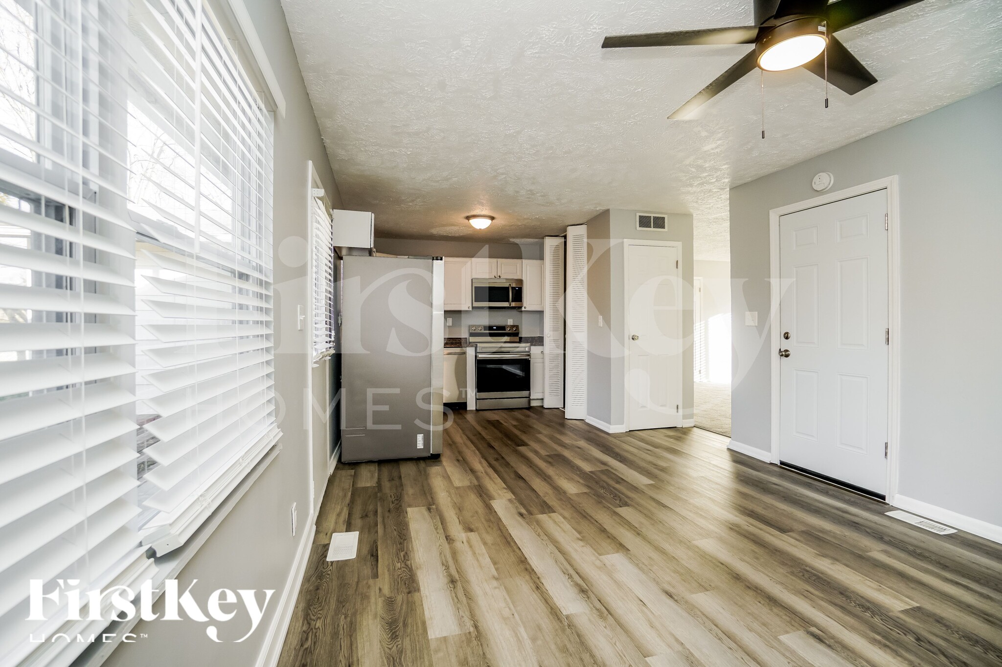 Building Photo - 614 Palace Ln