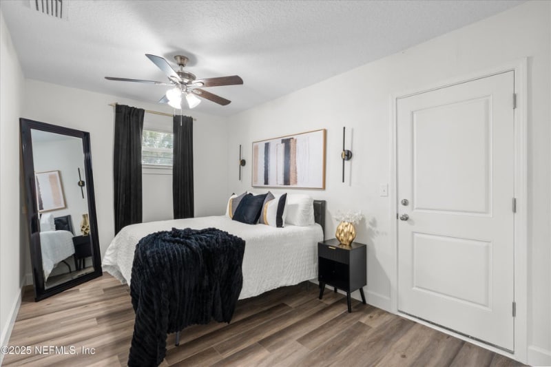 Building Photo - 805 Garth Ave