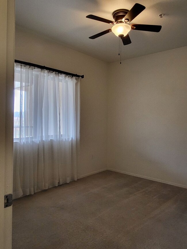 Building Photo - Unfurnished Resort Like Condo available No...