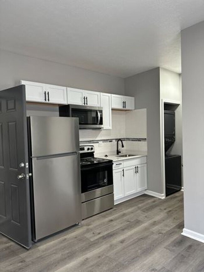 Building Photo - Irvington Living II: Renovated Comfort in a Vibrant Neighborhood