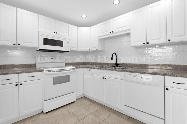 Building Photo - 8707 Glencanyon Dr