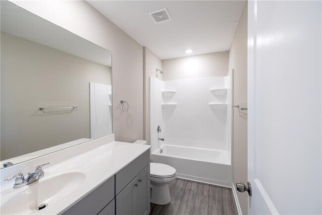 Building Photo - 2088 Nuthatch Dr