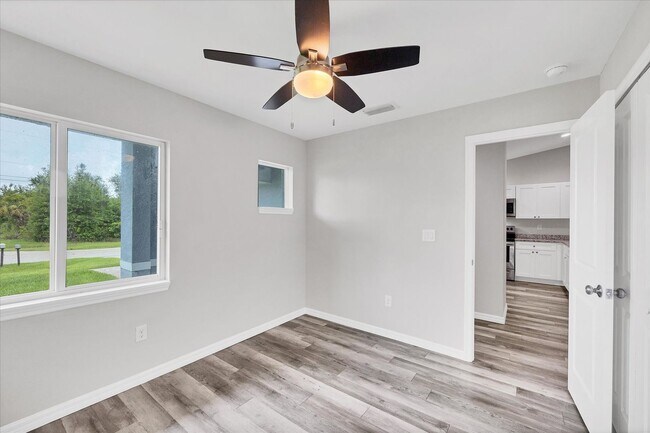 Building Photo - Duplex for rent