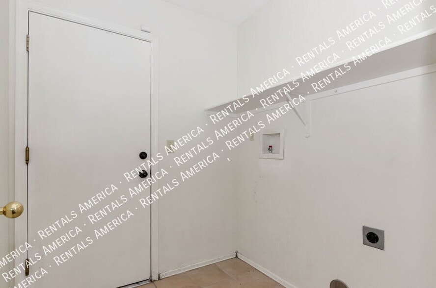 Building Photo - 1202 N Thunder Ridge Dr