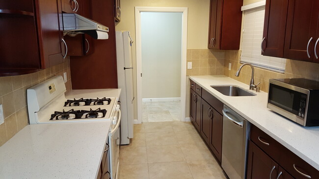 Kitchen - 2813 Toledo Ave