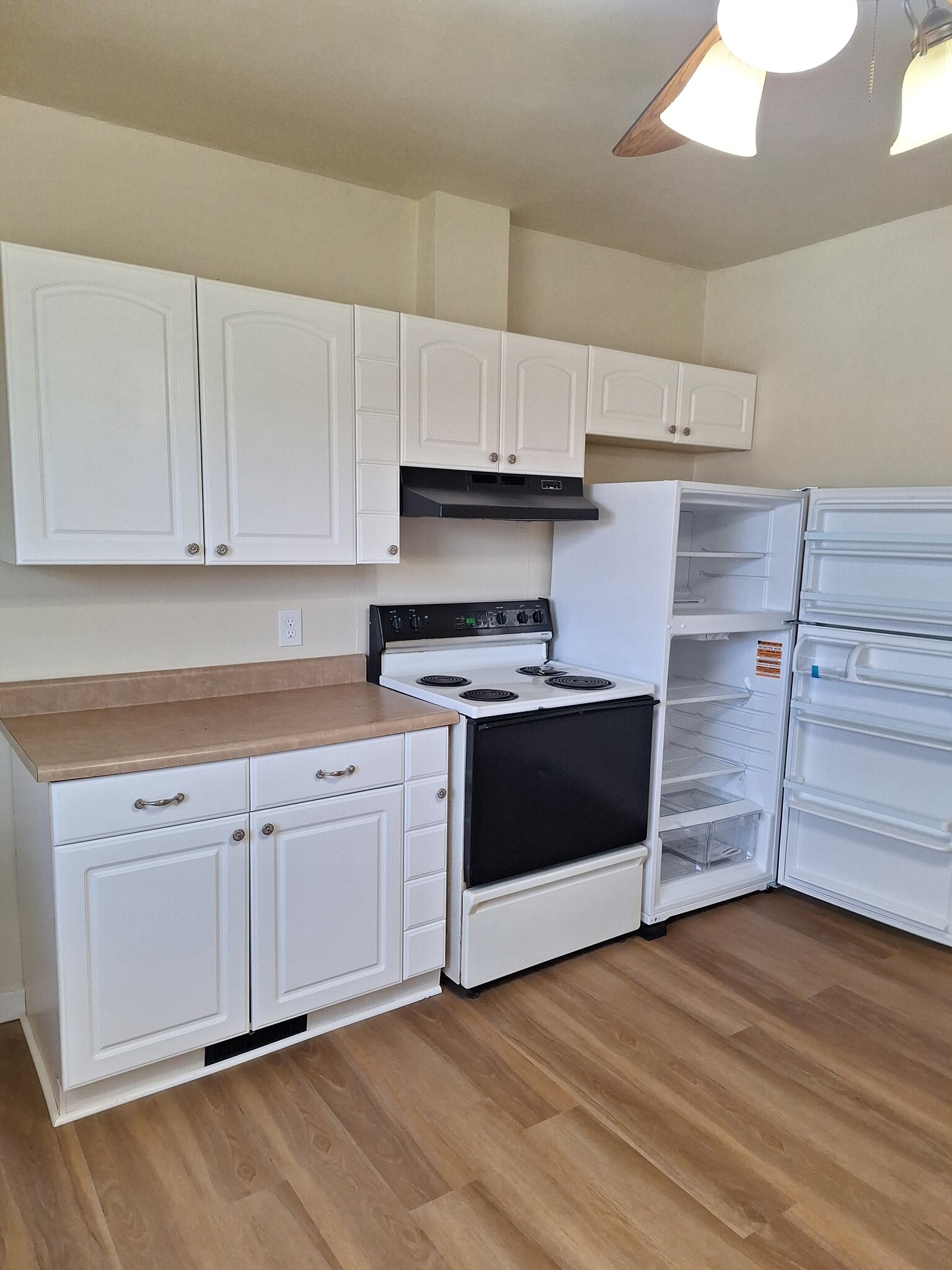 Building Photo - 2300 N Heidelbach Ave