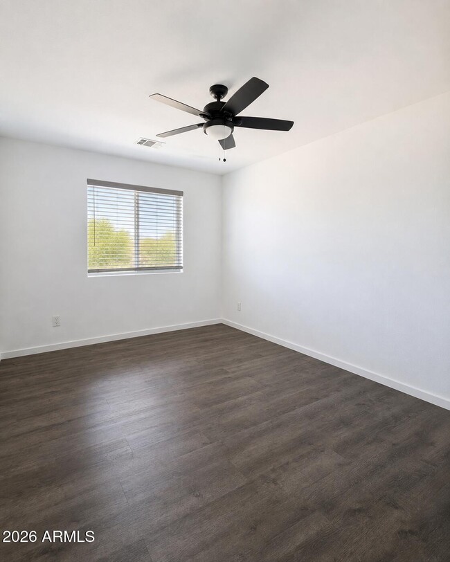 Building Photo - 42065 W Hillman Dr
