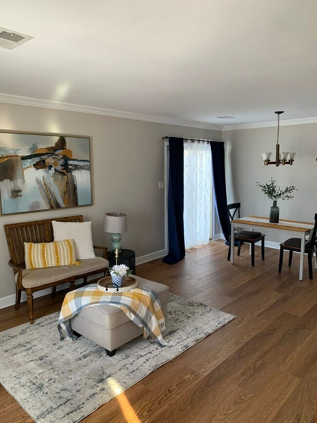 Building Photo - 6827 Hickory St