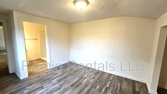 Building Photo - Cent- 1206 B Street