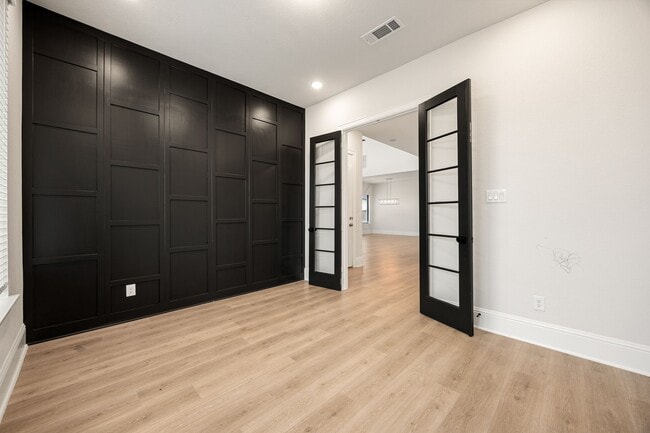 Building Photo - 734 Platinum Stone Ln