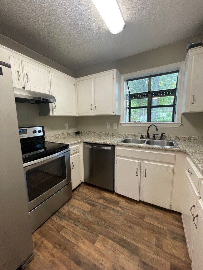 Building Photo - 3404 Doriswood Ct Antioch, TN 37013