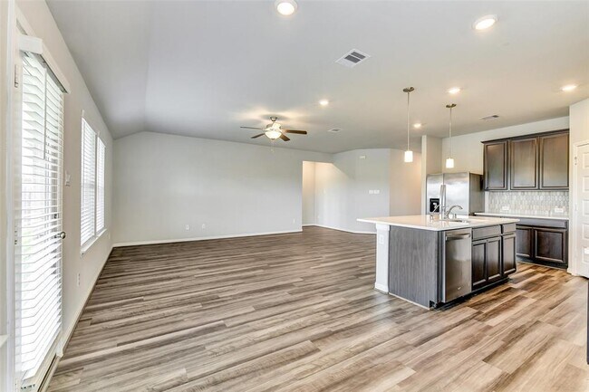 Building Photo - 1210 Oak Barrel Run