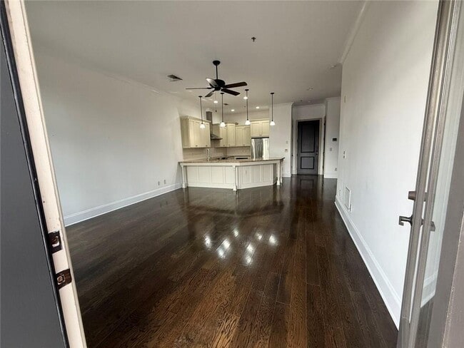 Building Photo - 360 Chambers St