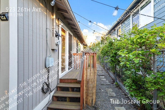 Building Photo - 923 26th Ave