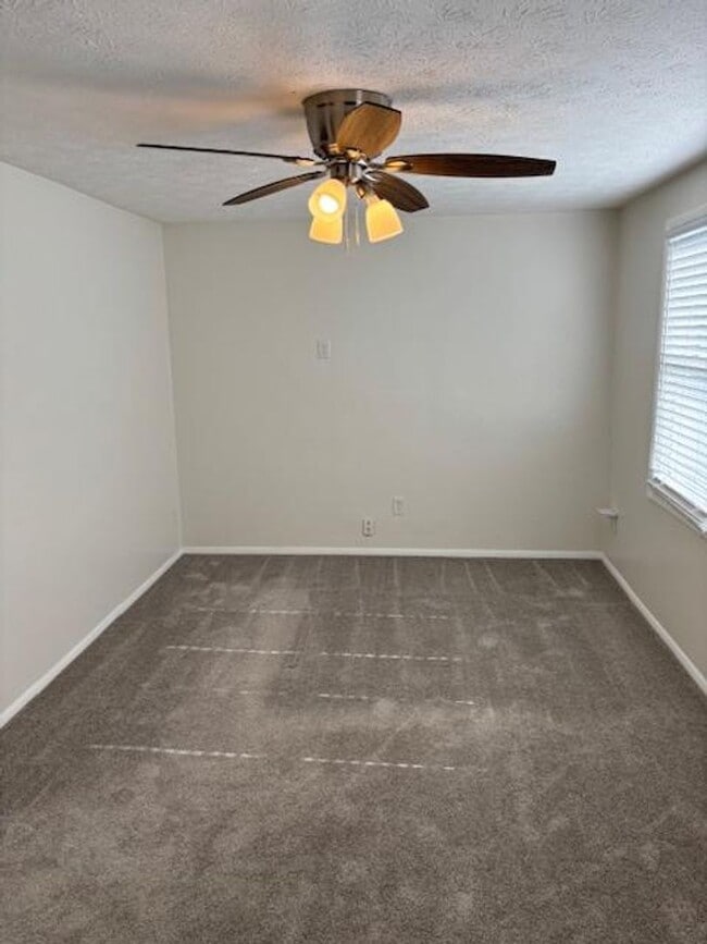 Building Photo - Beautifully Renovated 3-Bedroom, 2.5-Bath ...