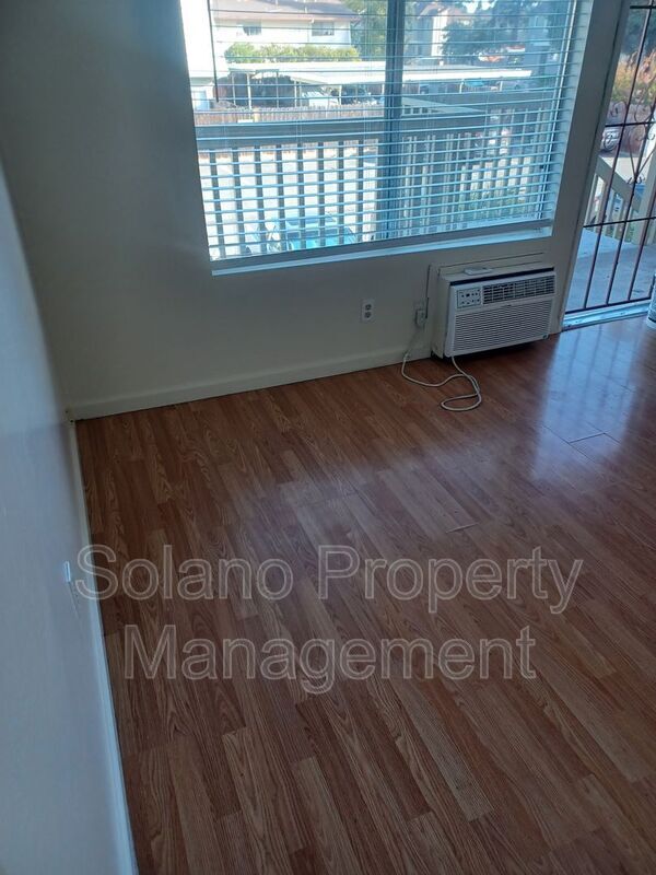 Building Photo - 1955 Grande Cir