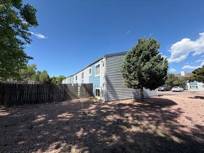 Building Photo - 4457 E Pikes Peak Ave
