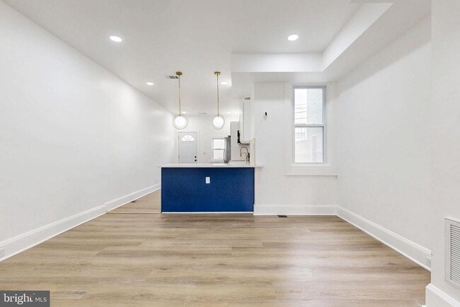 Building Photo - 2320 W Lexington St