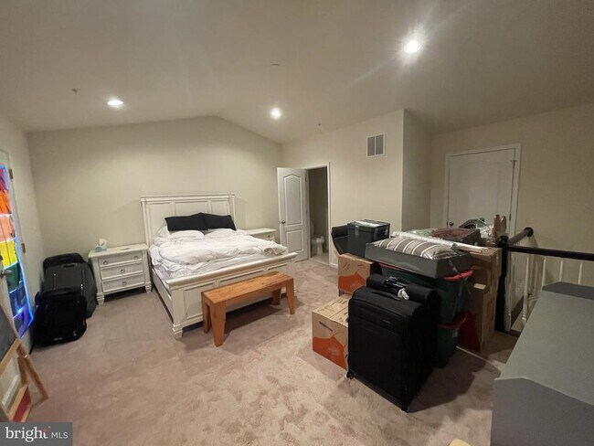 Building Photo - 7563 Crowley St