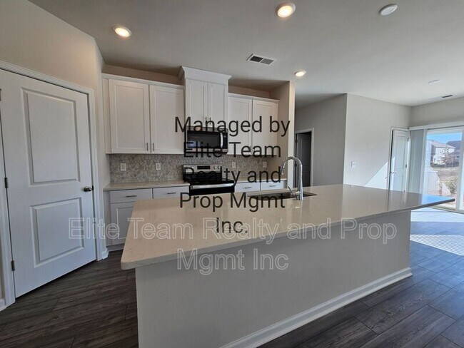 Building Photo - 5213 Brailey Cir