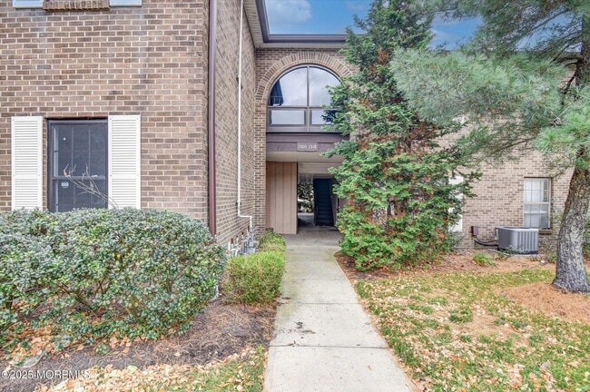 Building Photo - 1508 Wellington Pl