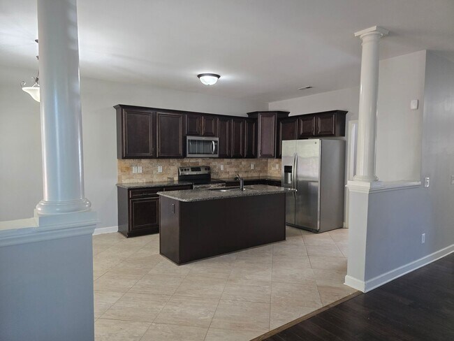 Building Photo - Spacious Home in Carolina Lakes Near the Pool, Clubhouse & Fitness Trail!