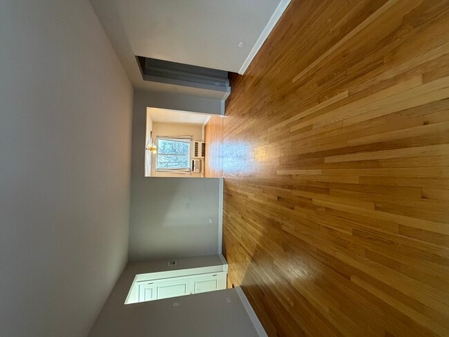 Building Photo - 7400 N Sheridan Rd