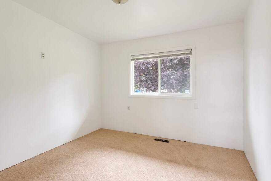 Building Photo - 5134 S 170th St