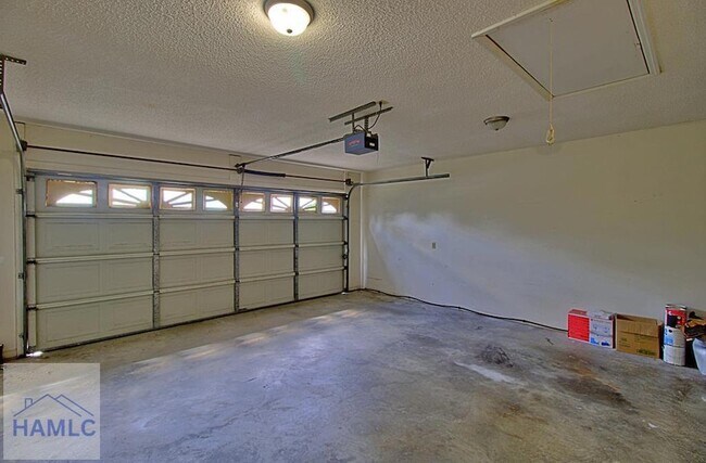 Building Photo - 555 Wellington Way