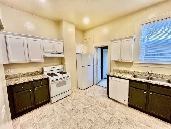 Building Photo - PM0501 - Webster St. Apts. (755-759)