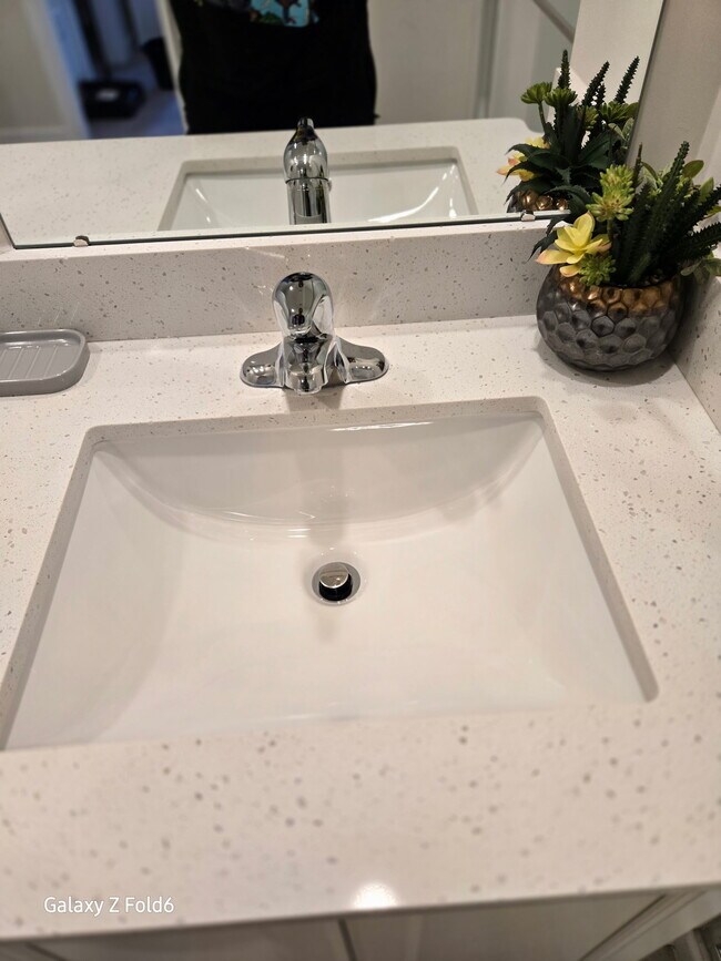 Building Photo - 26 E Front St