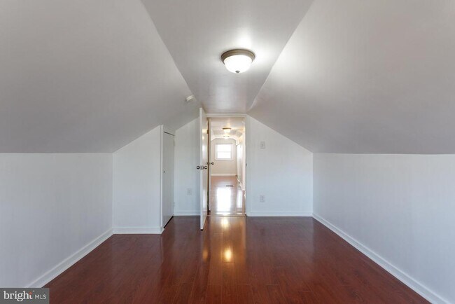 Building Photo - 1213 Friendship St
