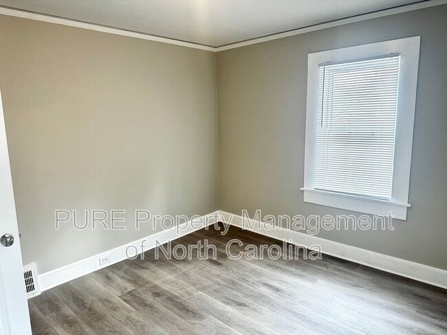 Building Photo - 2428 Gilmer Ave NE