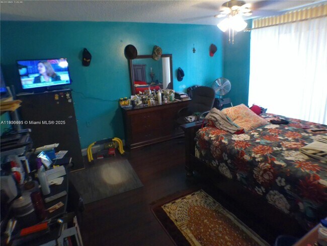 Building Photo - 430 NW 214th St