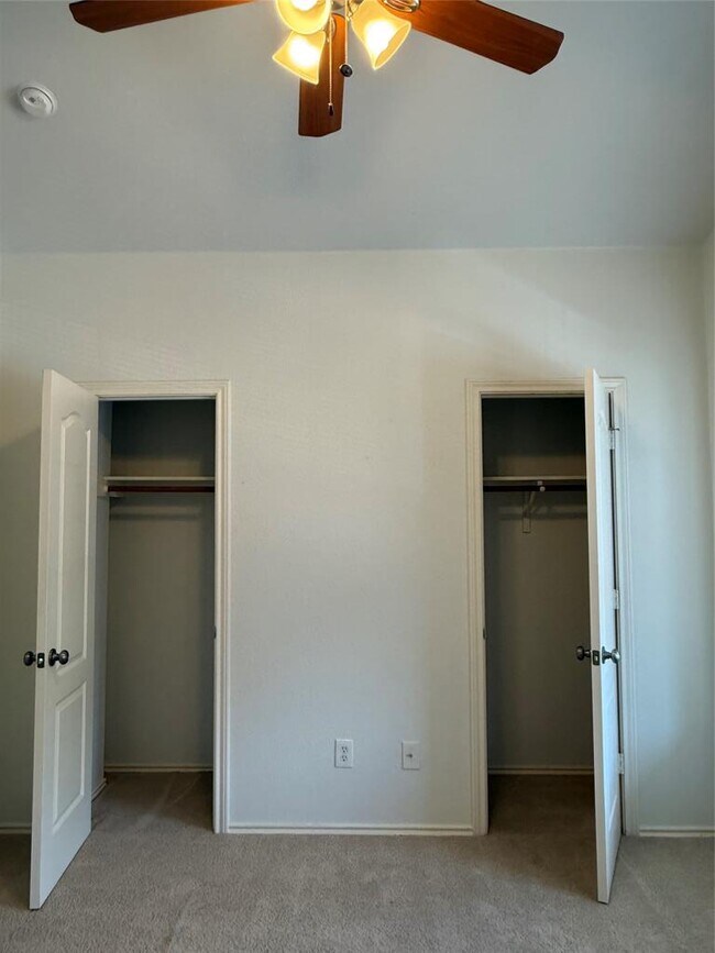 Building Photo - 11901 Swearingen Dr