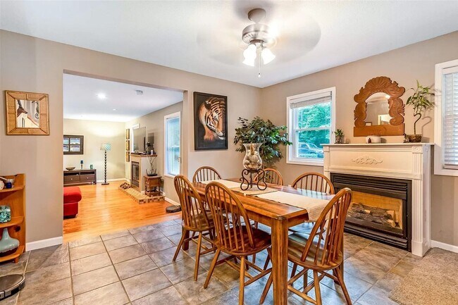 Building Photo - 56 Morellen Ln