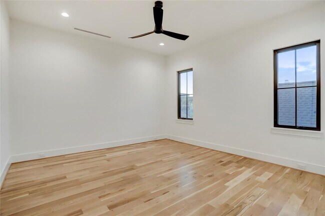 Building Photo - 2702 Westgrove Ln