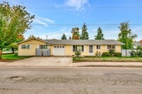 Building Photo - Savage / Ellis Duplex