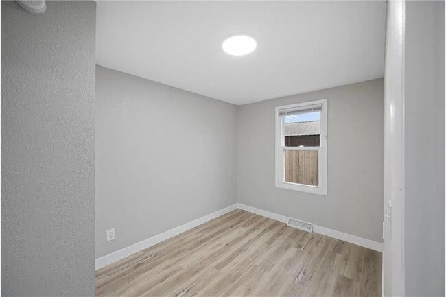Building Photo - 514 Conrad Ave