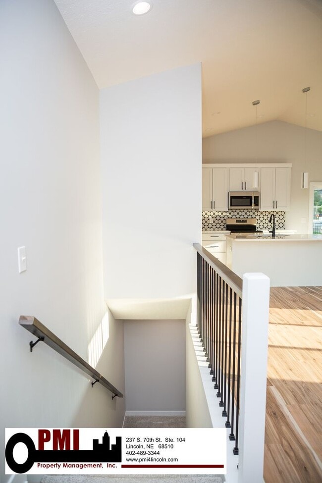 Building Photo - 5 Bedroom 3 bath, beautiful home in North ...