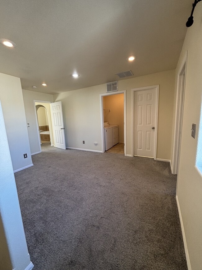 Building Photo - 755 Hailey Glenn View