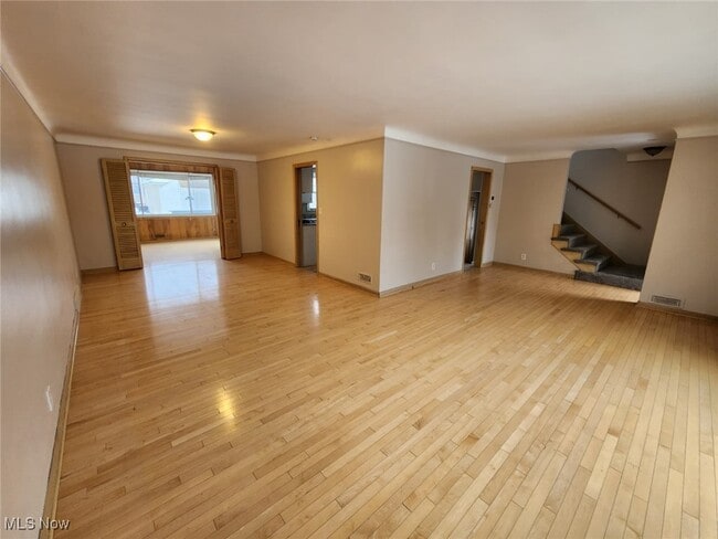 Building Photo - 2413 Elmdale Rd