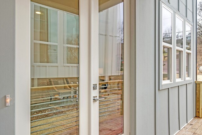 Building Photo - Modern West Nashville Living Near The Nations
