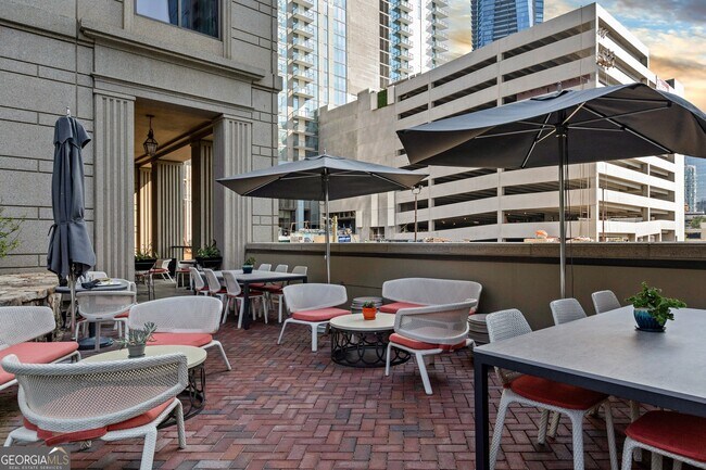 Building Photo - 3376 Peachtree Rd NE