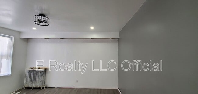 Building Photo - 623 N 64th St