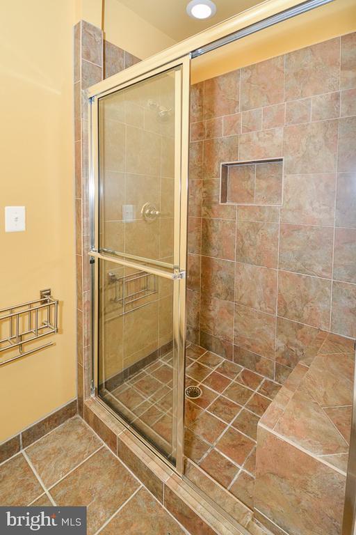 Building Photo - 855 Charwhit Ct