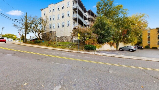 Building Photo - 1 Orient Ave